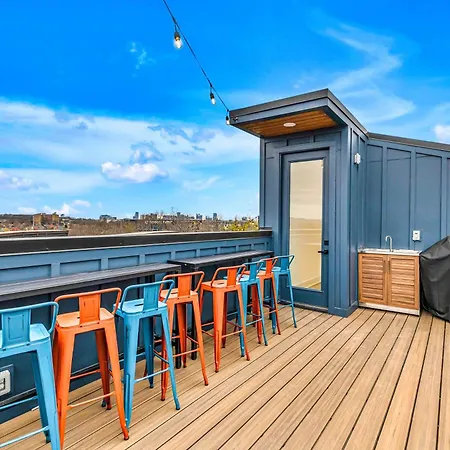 Rooftop Hot Tub Game Barrel Sauna * Nashville