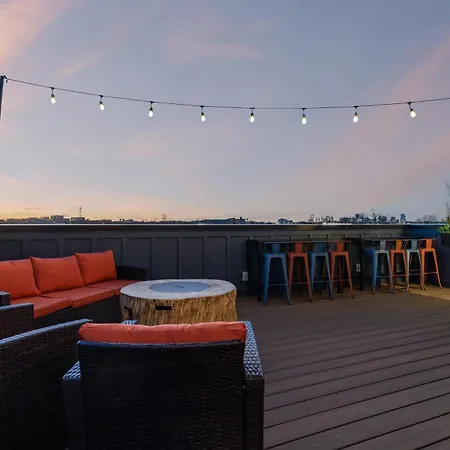 Rooftop Hot Tub Game Barrel Sauna Holiday home Nashville