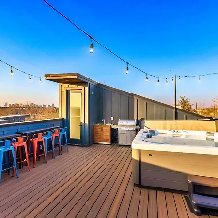 Holiday home Rooftop Hot Tub Game Barrel Sauna Nashville