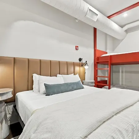 Elvis 4br By Maddox Apartment *
