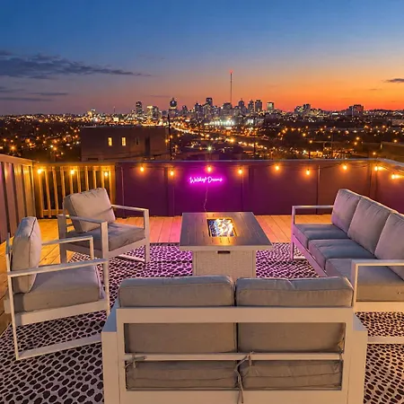 Rooftop Skyline Views - Private Hot Tub - Fire Pit *
