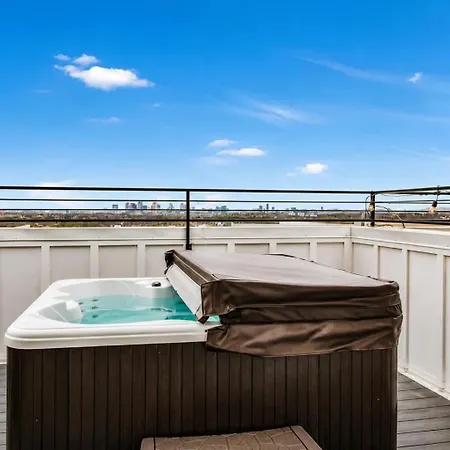 Modern Rooftop & Hot Tub Holiday home