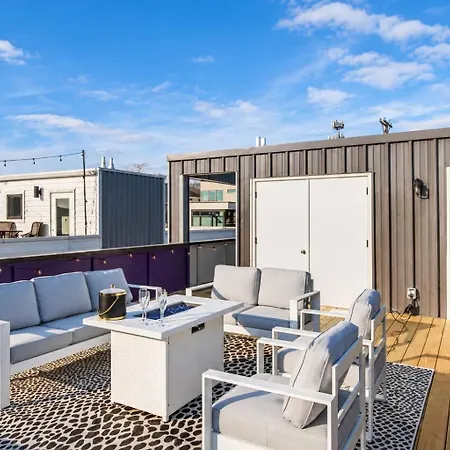 Holiday home Rooftop Skyline Views - Private Hot Tub - Fire Pit Nashville