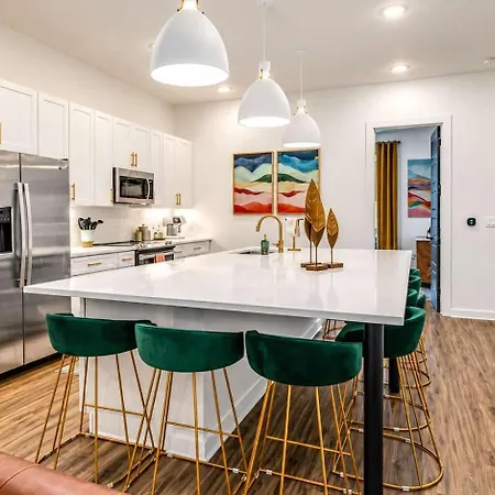 Johnny And June House - Walk To Bars Quick Uber To Downtown Holiday home *