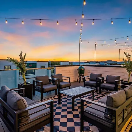 2 Hot Tubs Karaoke Game Downtown Holiday home Nashville