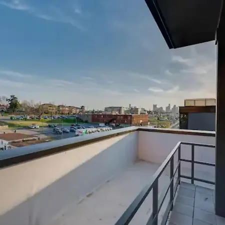Good Vibes On Main - New - 1 Mile To Dtnash Apartment