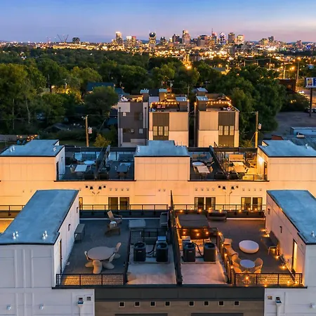 Rooftop Hot Tub & Skyline Views Near Broadway Holiday home *