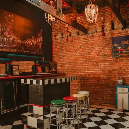 Printers Alley Downtown Mansion *