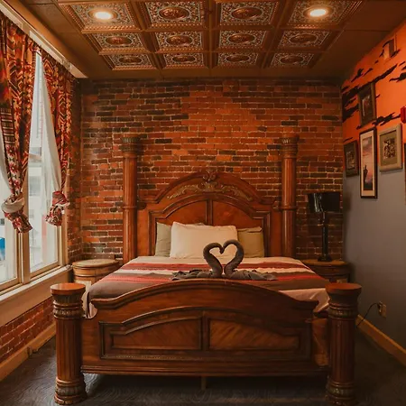 Printers Alley Downtown Mansion *
