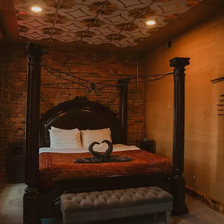 Printers Alley Downtown Mansion