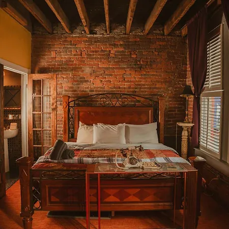 Printers Alley Downtown Mansion * Nashville