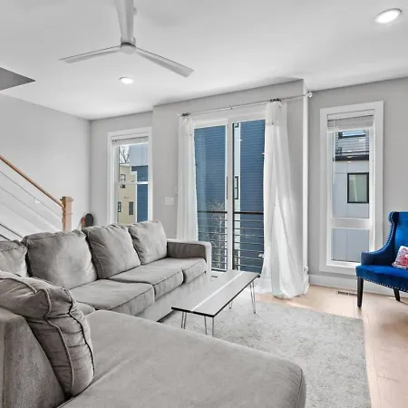 Lucky 7 - Hip East Nash Townhouse & Rooftop Deck