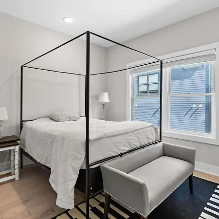 Holiday home Lucky 7 - Hip East Nash Townhouse & Rooftop Deck