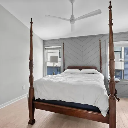 Lucky 7 - Hip East Nash Townhouse & Rooftop Deck *