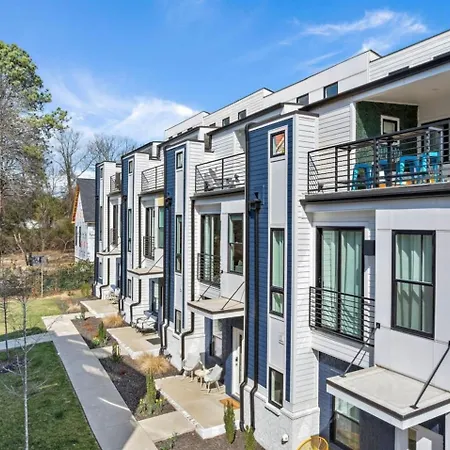 Lucky 7 - Hip East Nash Townhouse & Rooftop Deck *
