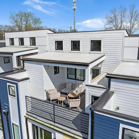 Holiday home Lucky 7 - Hip East Nash Townhouse & Rooftop Deck *