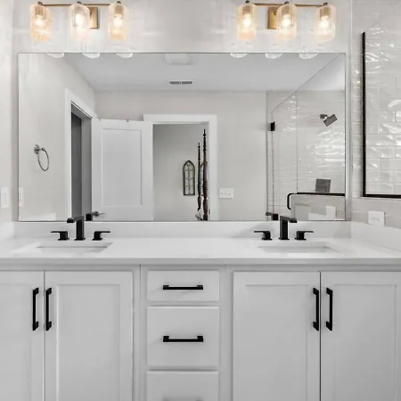 Lucky 7 - Hip East Nash Townhouse & Rooftop Deck