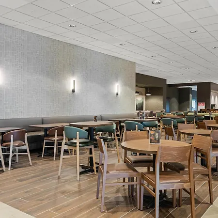 Drury Plaza Southeast Century Farms Hotel