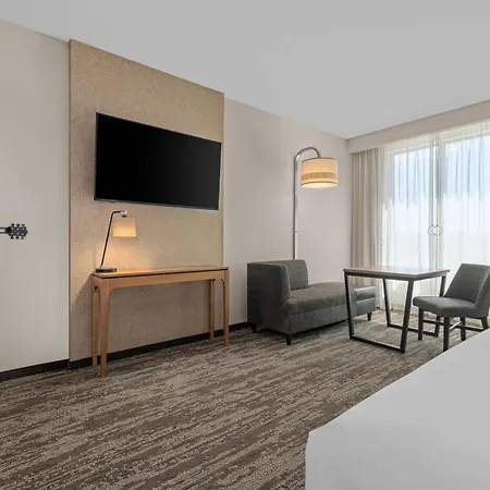 Hotel Drury Plaza Southeast Century Farms 3*