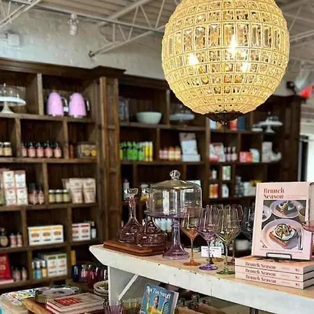 Soaring Ceilings & King Beds Overlooking Courtyard, 1 Of 7 Themed Lofts At Cowrite, Find Coffee And Tacos Downstairs, Complimentary Spin Class, Walk To Shopping In 12 South, 10 Minutes To Broadway, Parking, 24 Hr Hospitality * Nashville