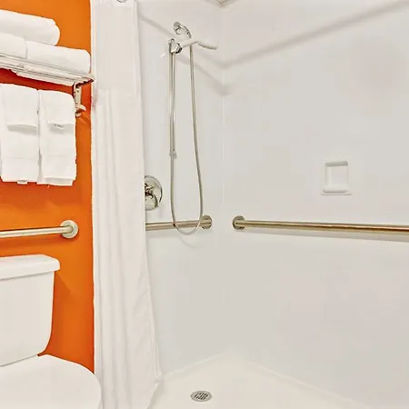 Comfort & Downtown - Stadium Hotel Nashville