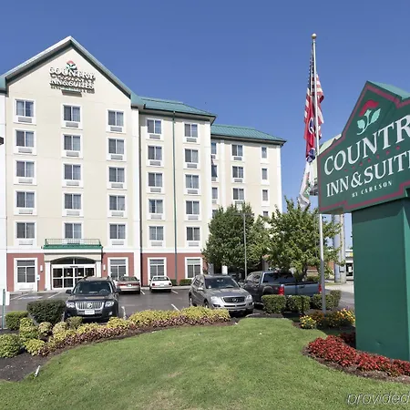 Hotel Country & By Radisson Airport Tn