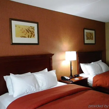 Country & By Radisson Airport Tn 4*