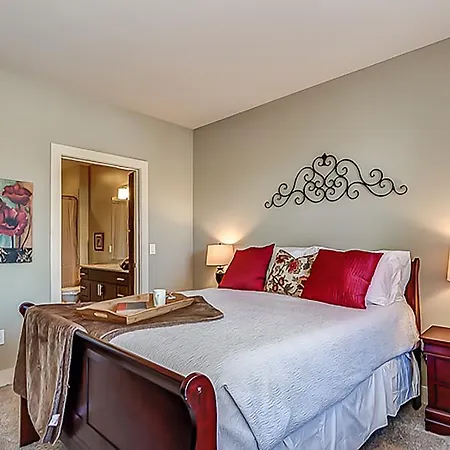 Apartment 11th Avenue By Alfred