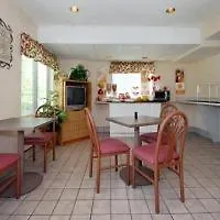 Sleep North - Downtown Area Inn 4*