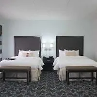 Hotel Hampton & At Opryland 3*
