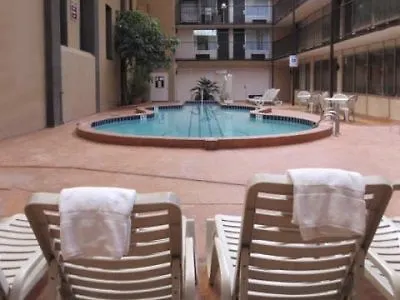 Comfort & Downtown - Stadium Hotel