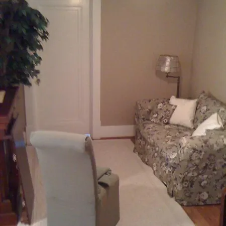 Bed & Breakfast Daisy Hill 3*