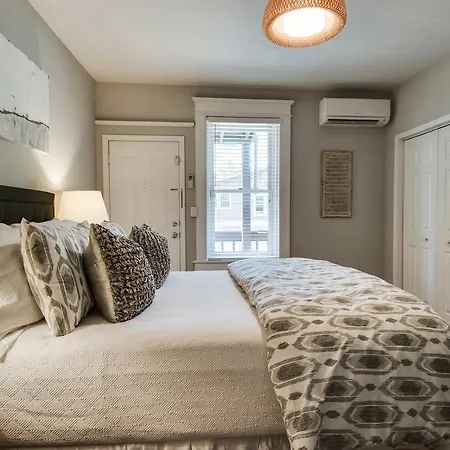 Historic Music City Condo Apartment *