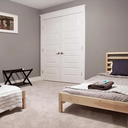 Apartment 9 Bedroom House In South 11th Street *