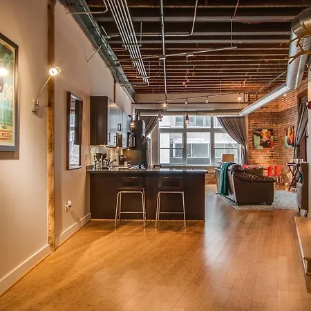 Downtown Loft *