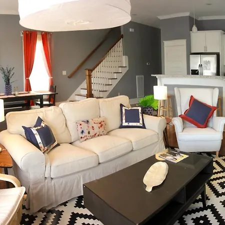 Apartment 9 Bedroom House In South 11th Street *