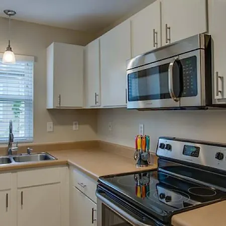 Holiday home Precious, Bright Bungalow In East Nashville! Close To Downtown/germantown! *