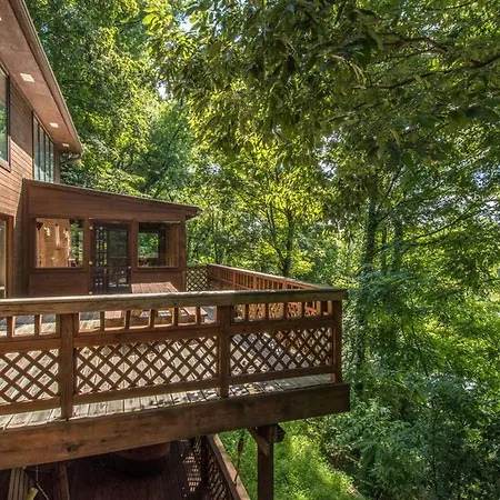 Relaxing Riverfront Retreat Holiday home *
