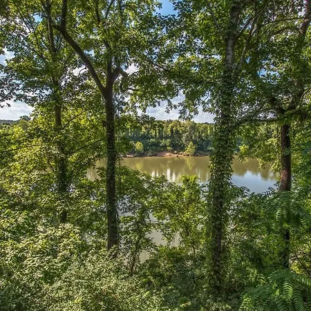 Relaxing Riverfront Retreat Nashville