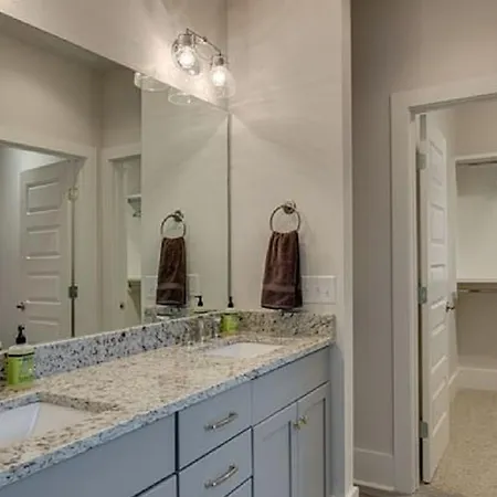 Enormous Home- Just 4 Miles From Downtown!