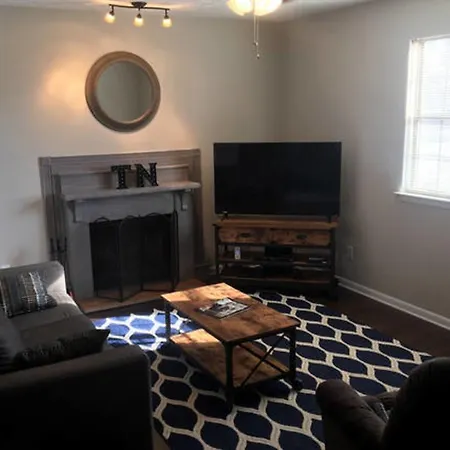 5139 Hunters Point Lane * Nashville