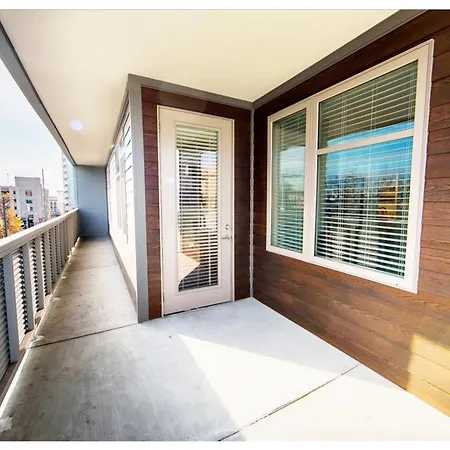 Two Bedroom Midtown - Mt06 Apartment
