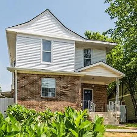 Holiday home Modern Victorian In East *