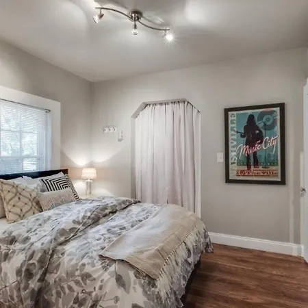 Apartment Charlotte Ave Apt 2 Apts Nashville