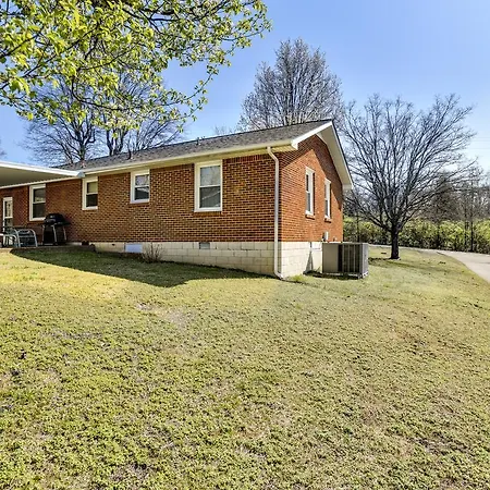 Ranch-style House On East Side Holiday home Nashville