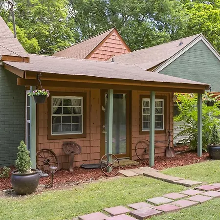 Holiday home Charming Four Bedroom Nashville