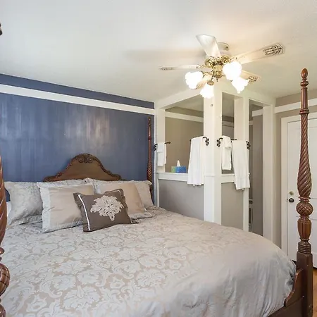 Charming Four Bedroom Holiday home