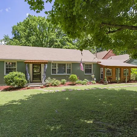 Holiday home Charming Four Bedroom Nashville