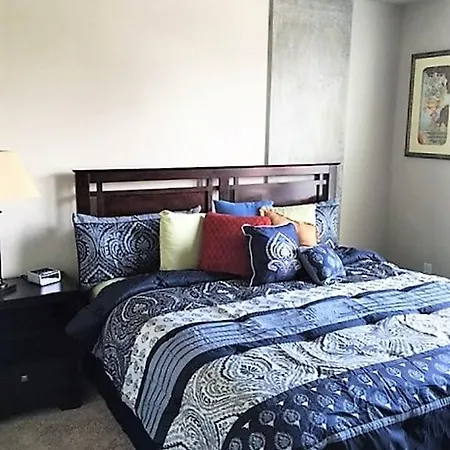 Signature Suites At Elliston23 Apartment *