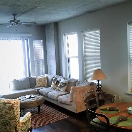 Apartment Signature Suites At Elliston23